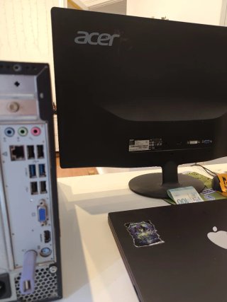 Computer Acer e Schermo Nero in Vendita
