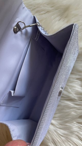 Bolso de fiesta plateado con cadena