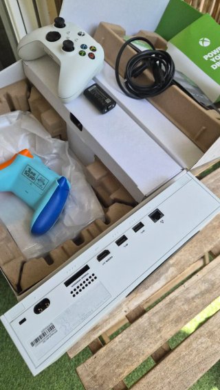 Xbox Series S 512 GB + 2 Controles
