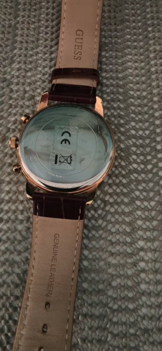 Reloj Guess Multifunción Oro Rosa y Cuero