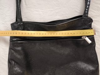 Bolso Calvin Klein en piel negra Vintage (Años 90)