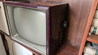 Televisor Antiguo Marrón