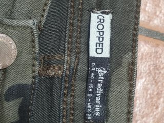 Pantalón camuflaje Stradivarius Talla L