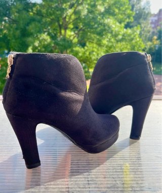 Botines negros de tacón y plataforma de XTI