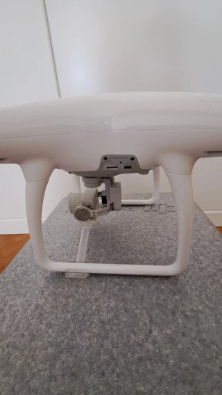 Dron DJI