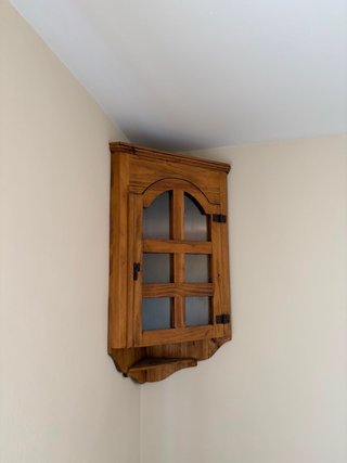 Vetrina in legno con porta in vetro