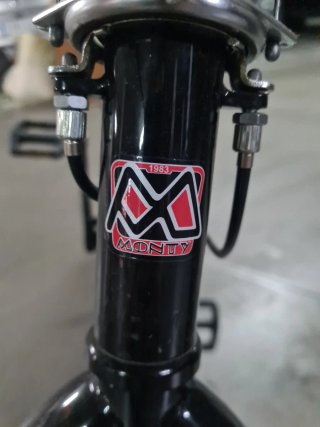 Bicicleta BMX Monty Negra y Roja