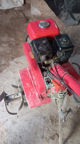 Motoazada Honda Roja Maquina para cavar