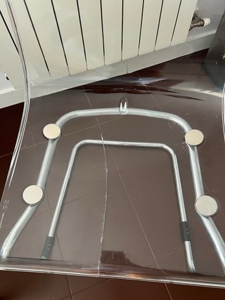 Mesa Cocina Blanca y 4 Sillas Transparentes