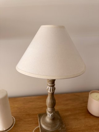 Lamparita de mesa madera y tela