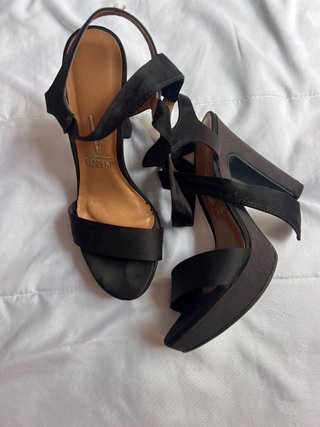 Tacones Vizzano Negros