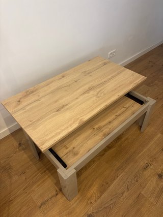 Mesa de centro elevable con almacenaje