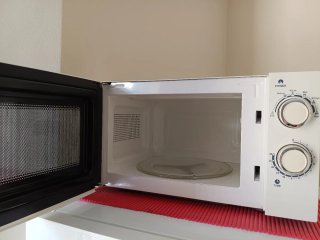 Microondas Orbegozo blanco
