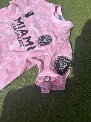 Camiseta Bape x Miami Rosa