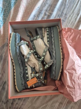 Sandalias cuña Alma en Pena