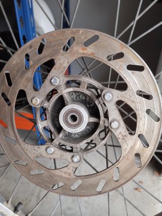 Rueda Delantera Derbi Senda Pirelli 80/90 21