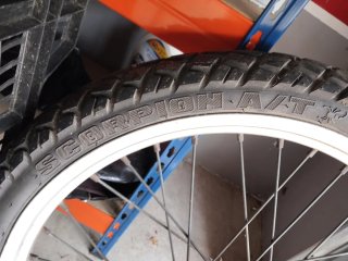 Rueda Delantera Derbi Senda Pirelli 80/90 21