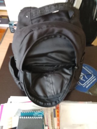 Mochila Bodypack Negra Práctica