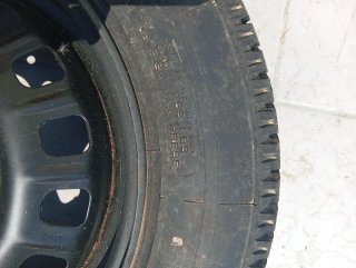 Rueda y neumático Michelin 135 R 13 69 S