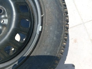 Rueda y neumático Michelin 135 R 13 69 S