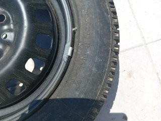Rueda y neumático Michelin 135 R 13 69 S