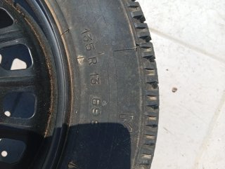 Rueda y neumático Michelin 135 R 13 69 S