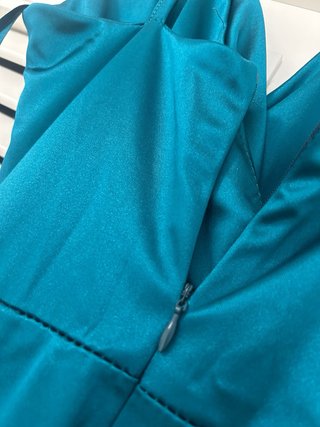 Vestido satén azul verdoso nuevo