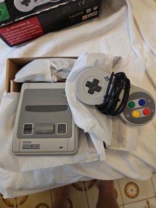 Super Nintendo Classic Mini + 2 Mandos