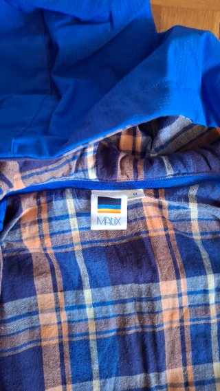 Chaqueta azul marca MATIX de chica