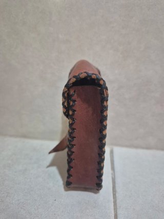 Estuche de cuero artesanal
