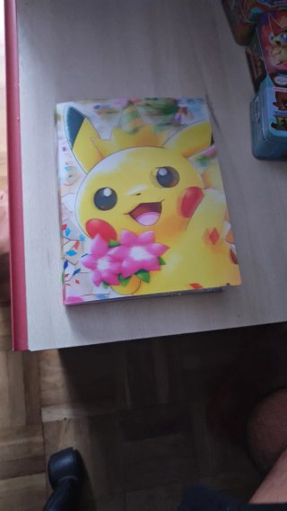 Lote 3 Latas Pokémon  y 3 álbumes