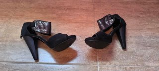 Zapatos de tacón negros