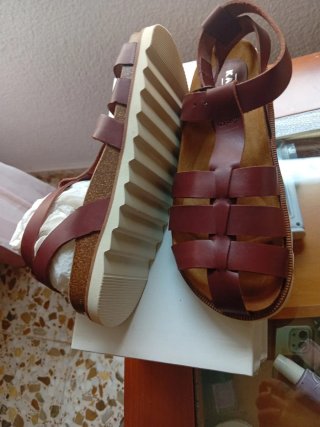 Sandalias unisex nuevas Talla 37
