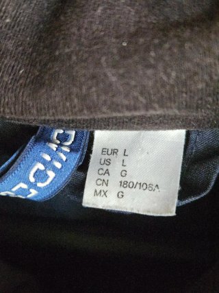 Chaqueta bomber azul y negra