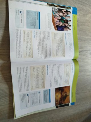 Religión católica, 2 ESO serie Comparte