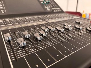 Yamaha QL1 Mesa de Mezclas Digital