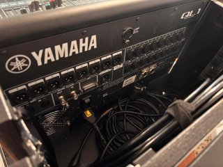 Yamaha QL1 Mesa de Mezclas Digital
