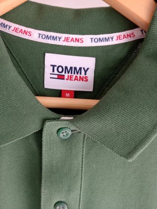 Polo Tommy Jeans verde talla M