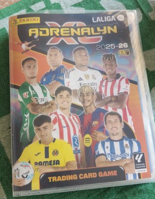 Vendo/cambio cromos panini Adrenalyn XL 2025-26