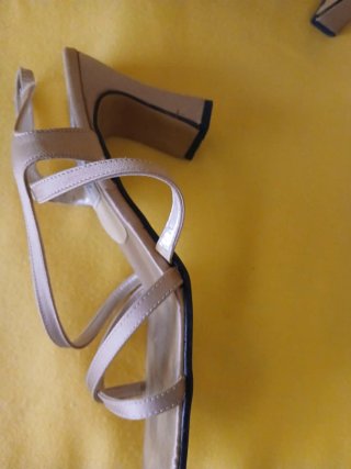 Sandalias MARYPAZ Beige/Oro Tacon