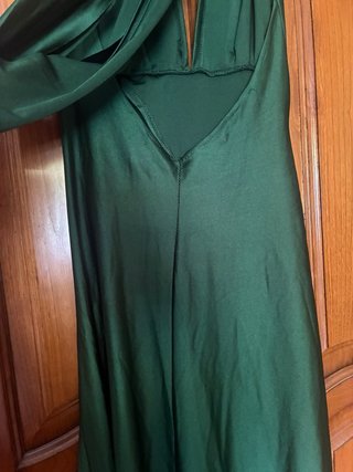 Vestido largo verde con abertura