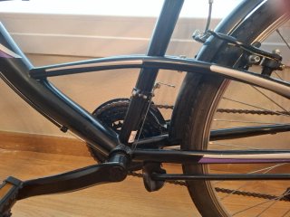 Bicicleta de paseo negra sin uso Llena de detalles