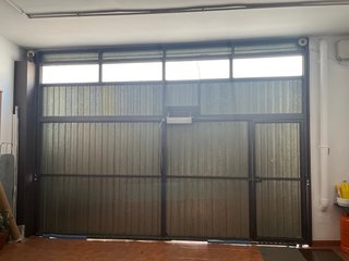 Puerta de garaje 3900x 2750 con mando y motor