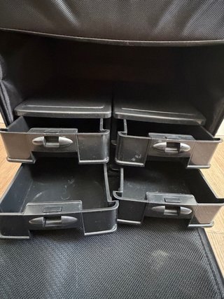 Maletín de maquillaje NYX con ruedas