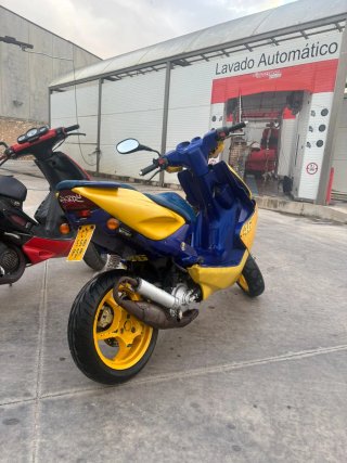 Yamaha Aerox valentino Rossi de Camel