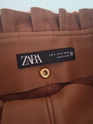 Falda Zara polipiel tablas