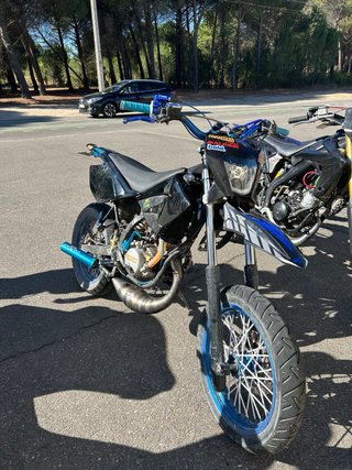 Beta RRT Supermotard Negra y Azul