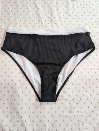 Bikini 2 piezas blanco y negro