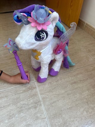 Unicornio interactivo de peluche