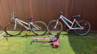 Hoverboard y 2 Bicicletas Blancas